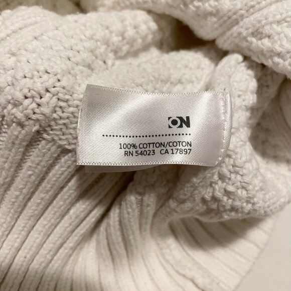 Old Navy Cable Knit Sweater Womens Size Medium - Picture 11 of 16